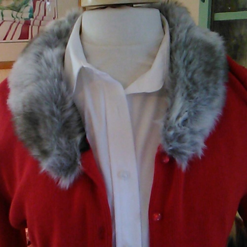 KIKIT Sweater With Two Collars - Picture 2 of 13